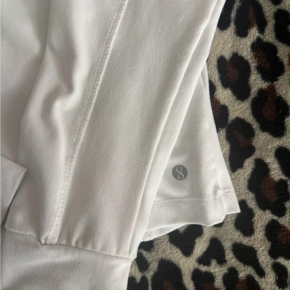 White Long-Sleeve tight exercise shirt